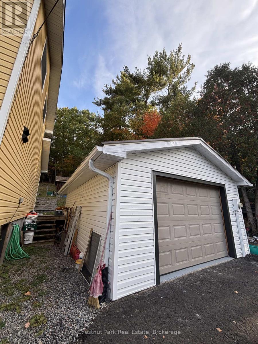 12 Ferndale Road, Muskoka Lakes, Ontario  P0B 1G0 - Photo 25 - X12791544