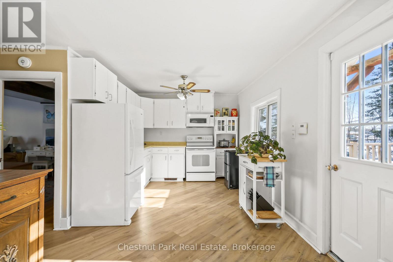 12 Ferndale Road, Muskoka Lakes, Ontario  P0B 1G0 - Photo 6 - X12791544