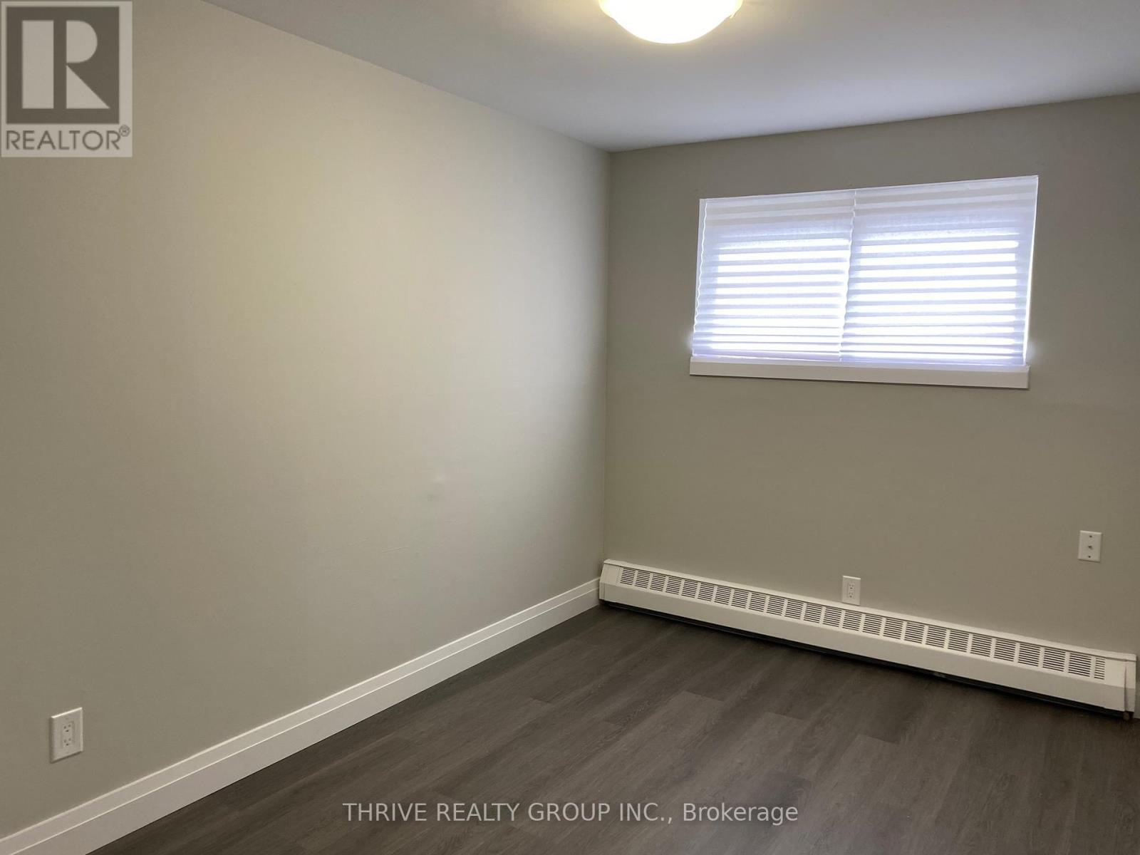 2 - 106 King Edward Avenue, London South, Ontario  N5Z 3T1 - Photo 5 - X12791558