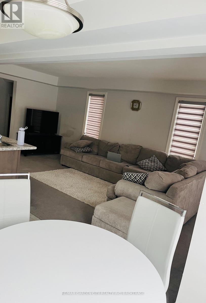 79 Heron Street, Welland, Ontario  L3C 0G8 - Photo 3 - X12791530