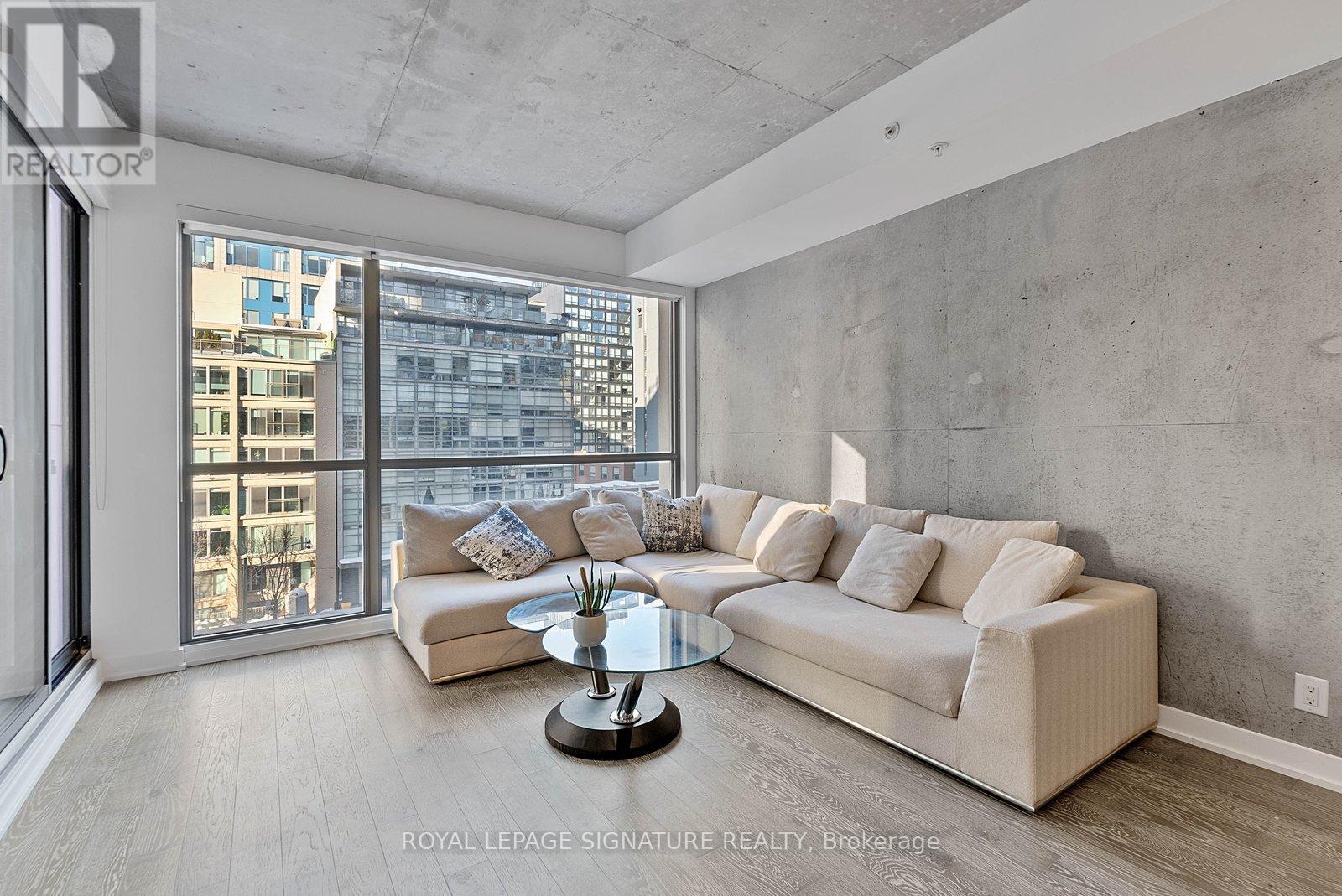 501 - 39 Brant Street, Toronto, Ontario  M5V 0M8 - Photo 2 - C12791542