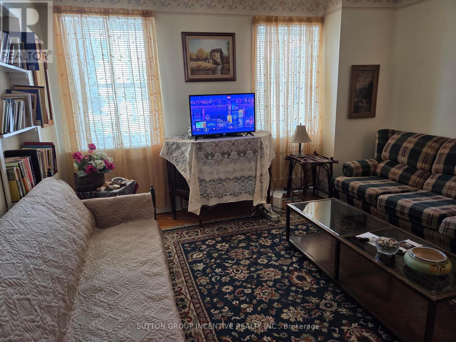 52 Mcdonald Street, Barrie, Ontario  L4M 1P3 - Photo 3 - S12791546