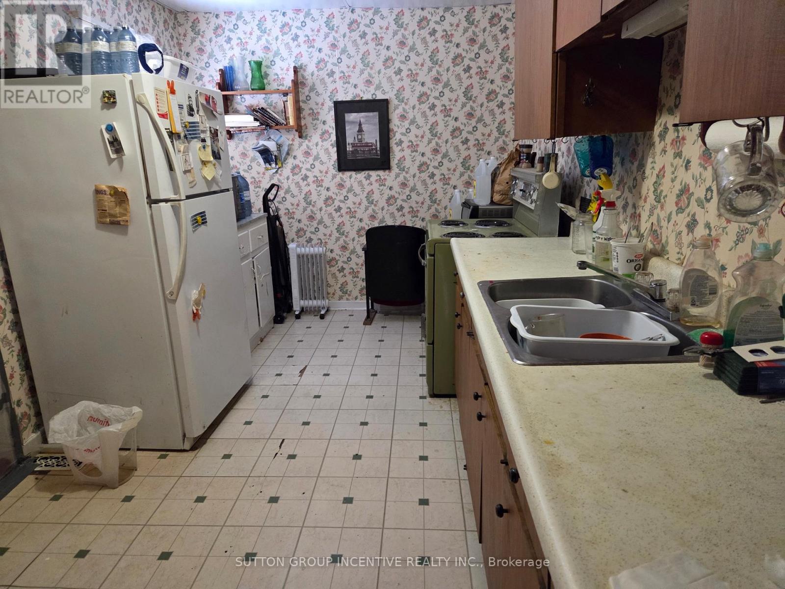 52 Mcdonald Street, Barrie, Ontario  L4M 1P3 - Photo 5 - S12791546