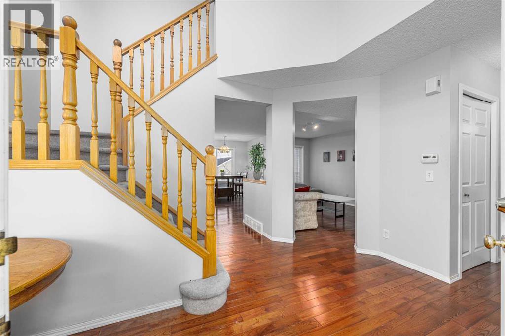 69 Royal Elm Mews, Calgary, Alberta  T3G 5P6 - Photo 4 - A2237552