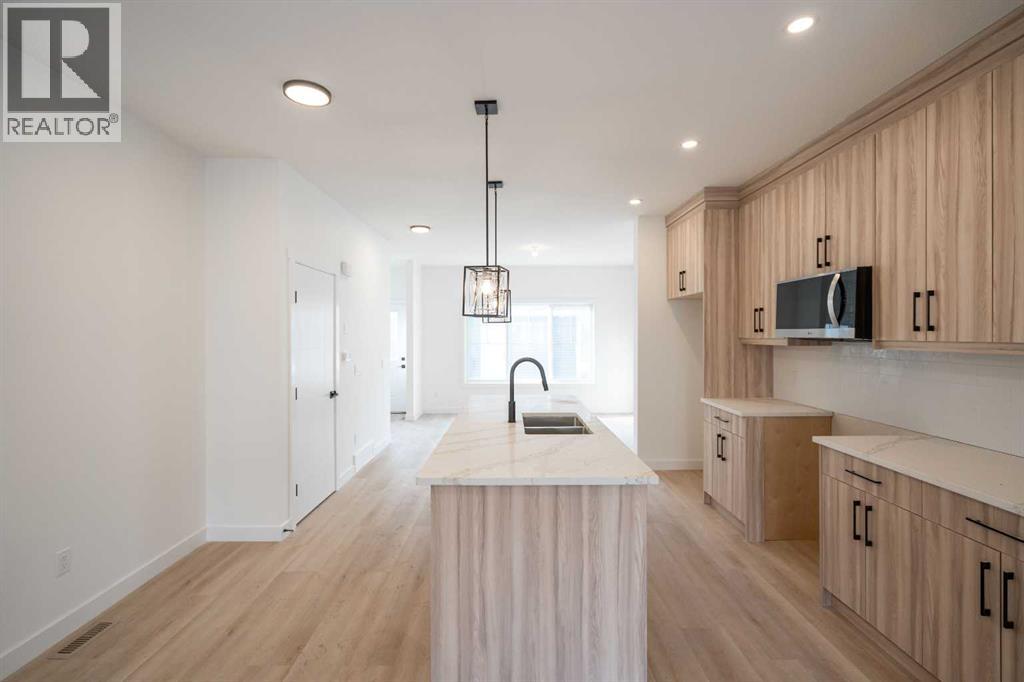 94 Baysprings Terrace Sw, Airdrie, Alberta  T4B 4A8 - Photo 3 - A2284625