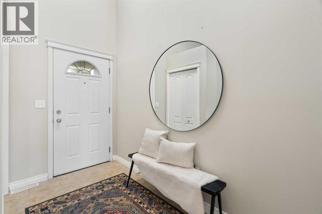 250 Royal Birch Mews Nw, Calgary, Alberta  T3G 5P1 - Photo 2 - A2283837