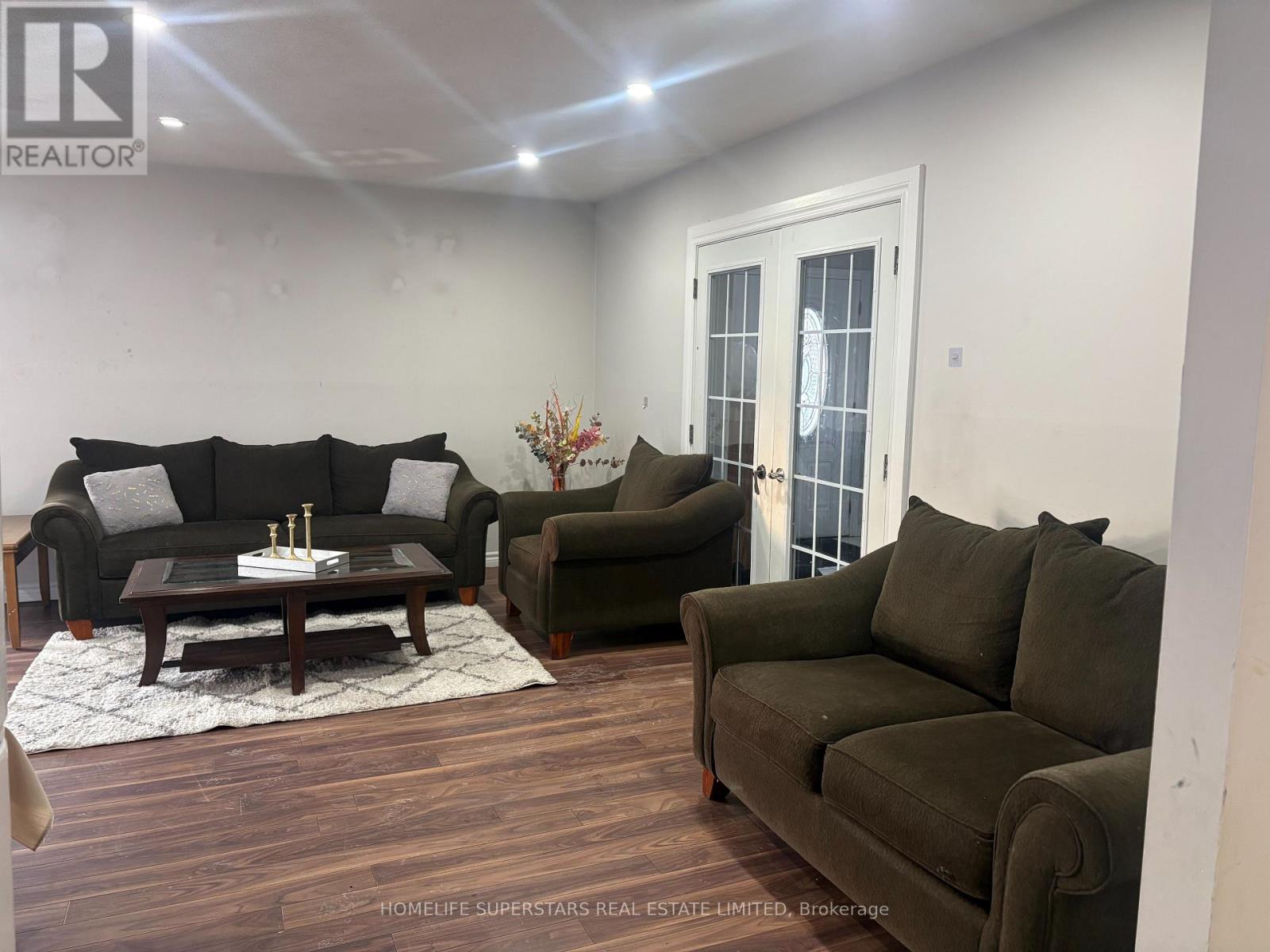 3670 Crabtree Crescent, Mississauga, Ontario  L4T 1S6 - Photo 5 - W12776668