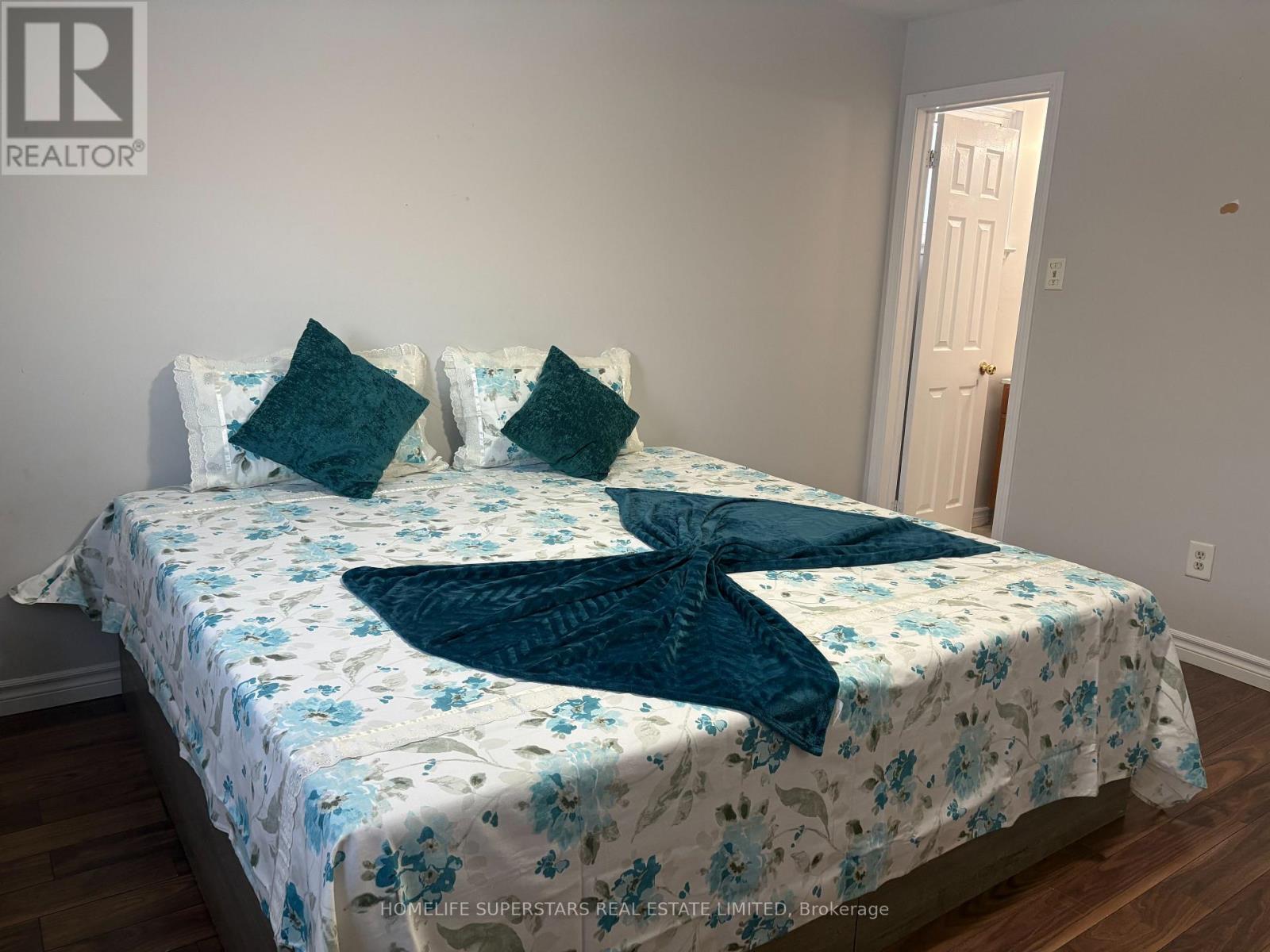 3670 Crabtree Crescent, Mississauga, Ontario  L4T 1S6 - Photo 7 - W12776668