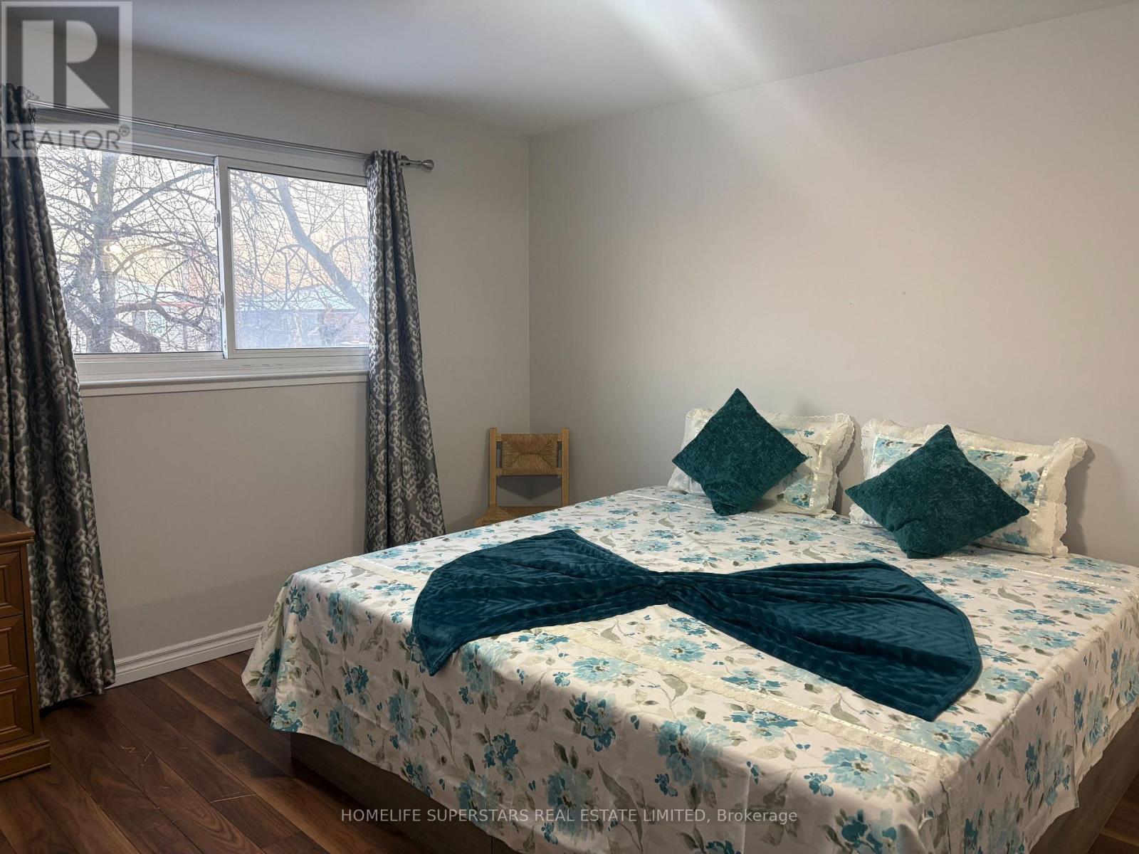 3670 Crabtree Crescent, Mississauga, Ontario  L4T 1S6 - Photo 6 - W12776668