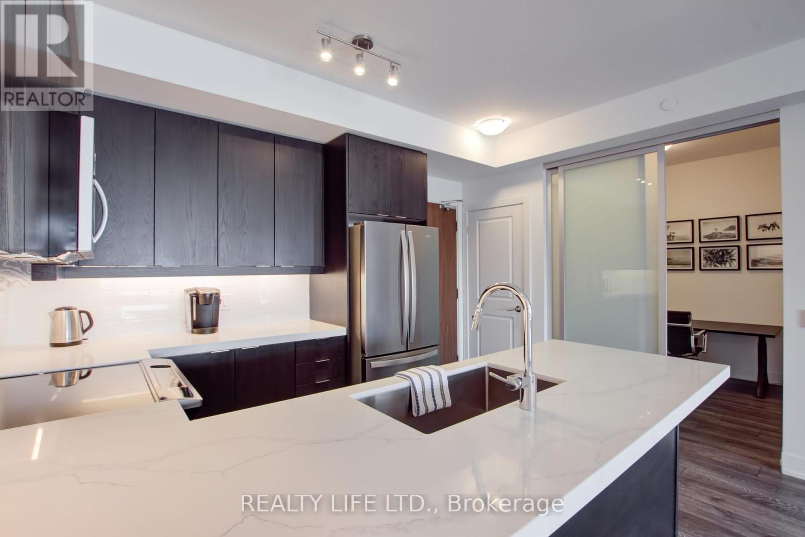 1014 - 1050 Main Street E, Milton, Ontario  L9T 9M3 - Photo 5 - W12791540