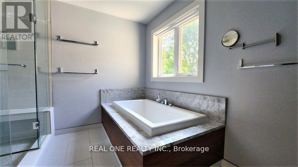 531 Jeanette Drive, Oakville, Ontario  L6K 1M9 - Photo 16 - W12791570