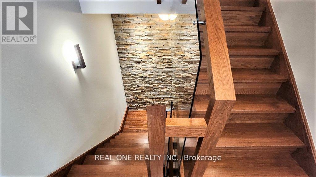 531 Jeanette Drive, Oakville, Ontario  L6K 1M9 - Photo 18 - W12791570