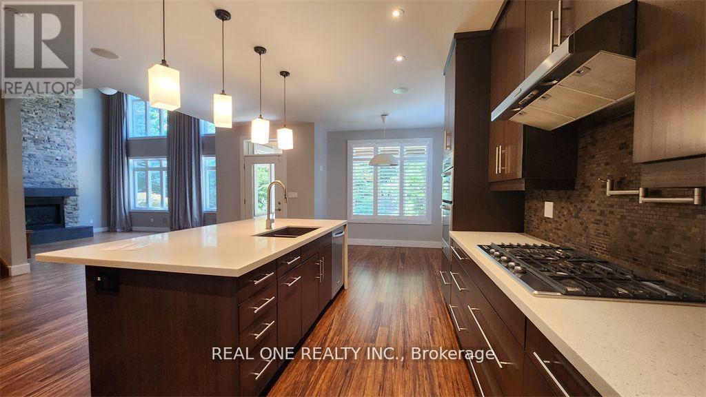 531 Jeanette Drive, Oakville, Ontario  L6K 1M9 - Photo 4 - W12791570