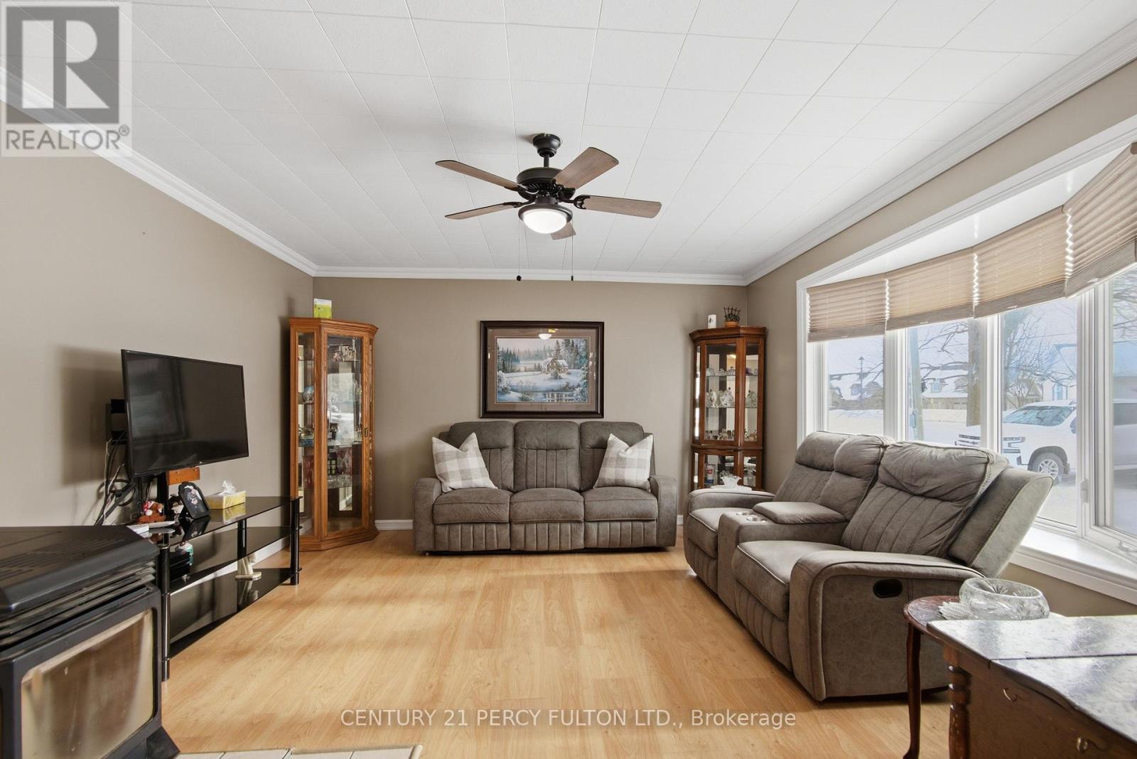 358 Densmore Road, Cobourg, Ontario  K9A 4J9 - Photo 4 - X12791574