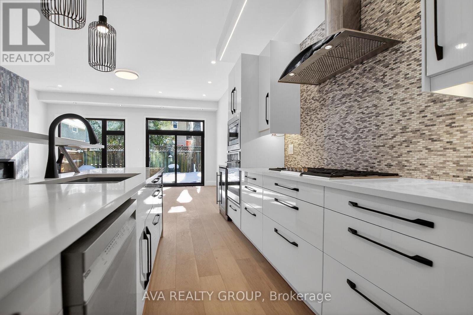 16 Gould Street, Ottawa, Ontario  K1Y 2P2 - Photo 11 - X12790928