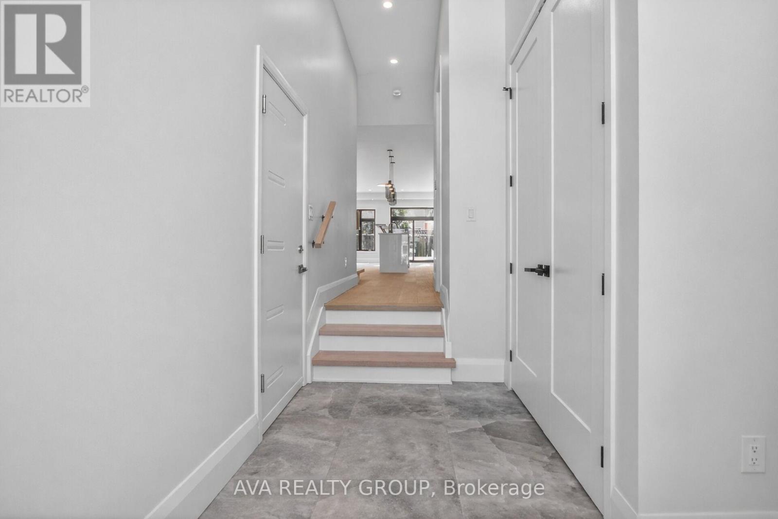 16 Gould Street, Ottawa, Ontario  K1Y 2P2 - Photo 4 - X12790928