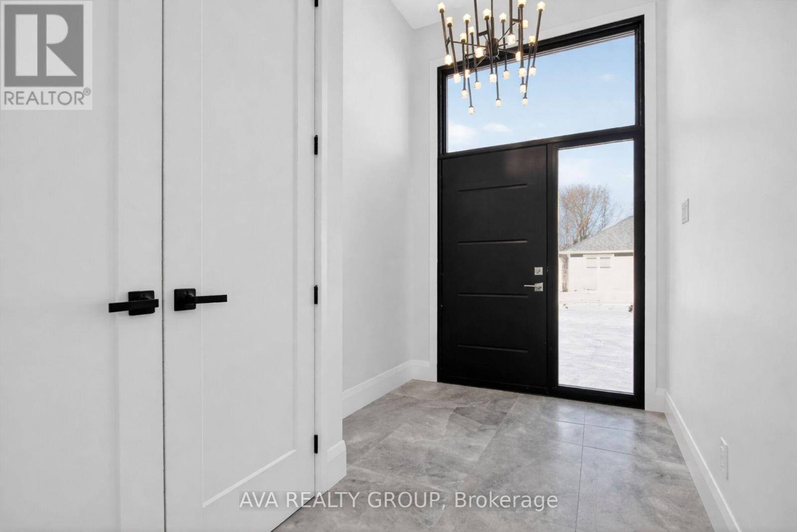 16 Gould Street, Ottawa, Ontario  K1Y 2P2 - Photo 5 - X12790928