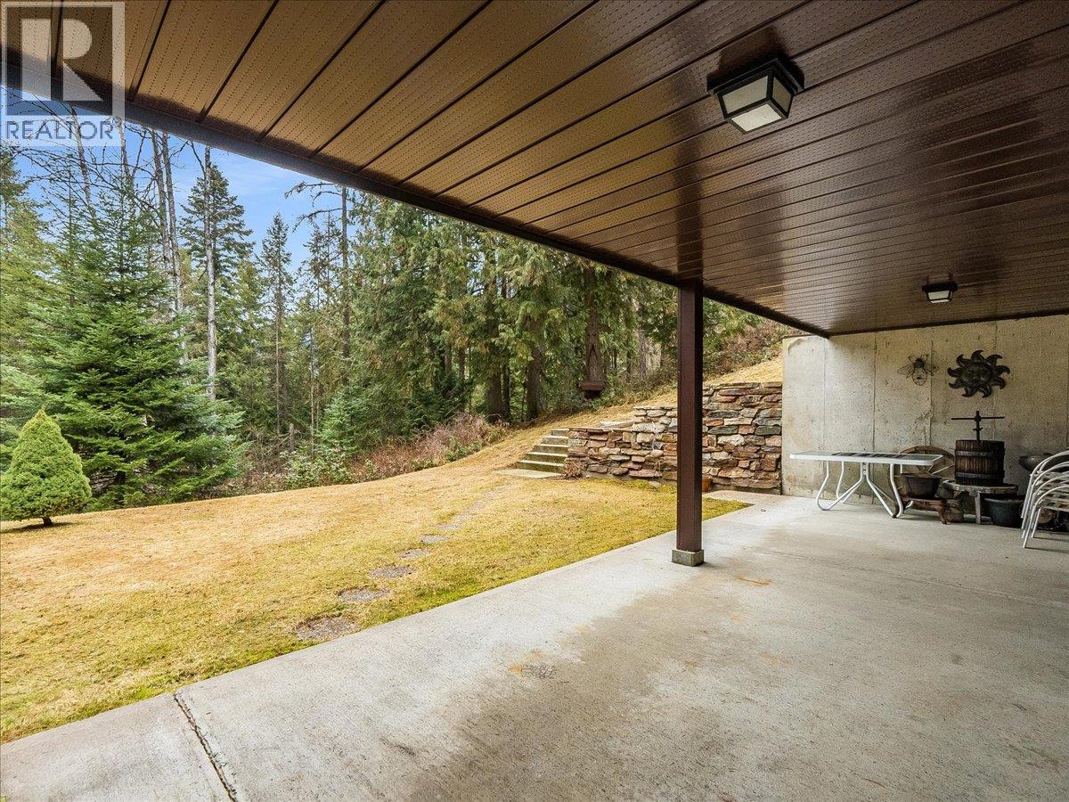 2162 Old Salmo Road, Fruitvale, British Columbia  V0G 1L1 - Photo 56 - 10376108