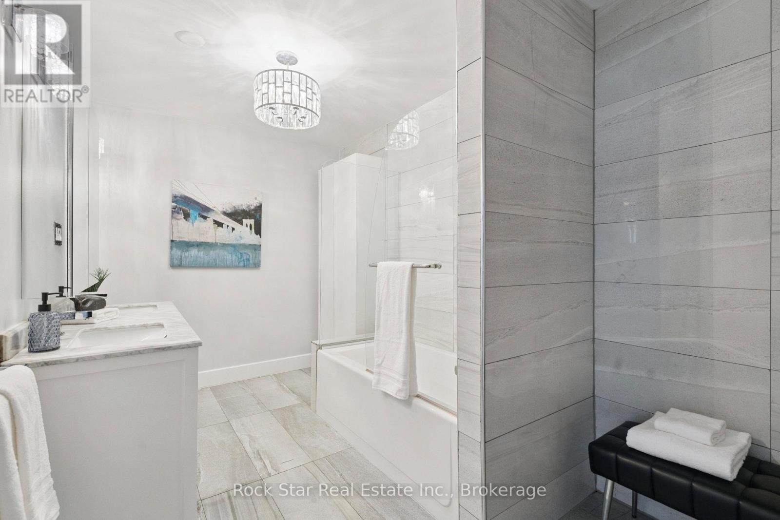 211 Rosedale Avenue, Hamilton, Ontario  L8K 4N6 - Photo 17 - X12699902