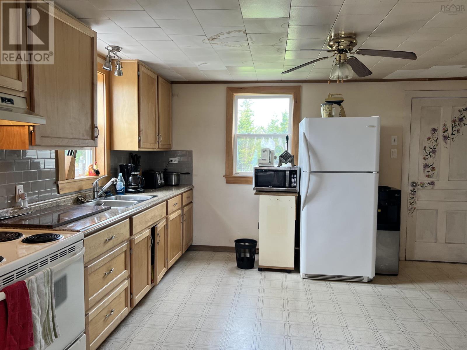 158 Port Bickerton Village Road, Port Bickerton, Nova Scotia  B0J 1A0 - Photo 5 - 202602789