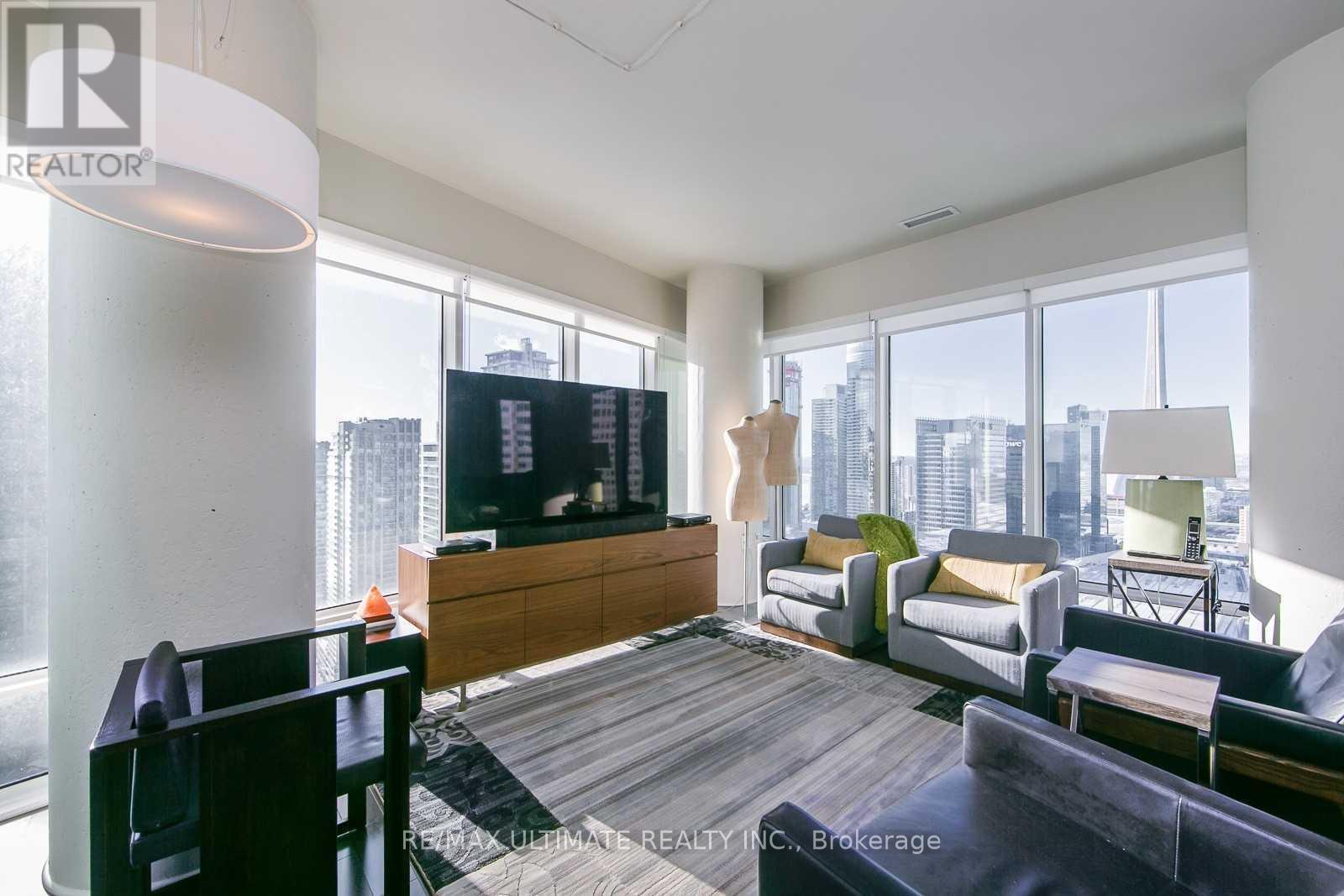 3502 - 8 The Esplanade, Toronto, Ontario  M5E 0A6 - Photo 3 - C12791590