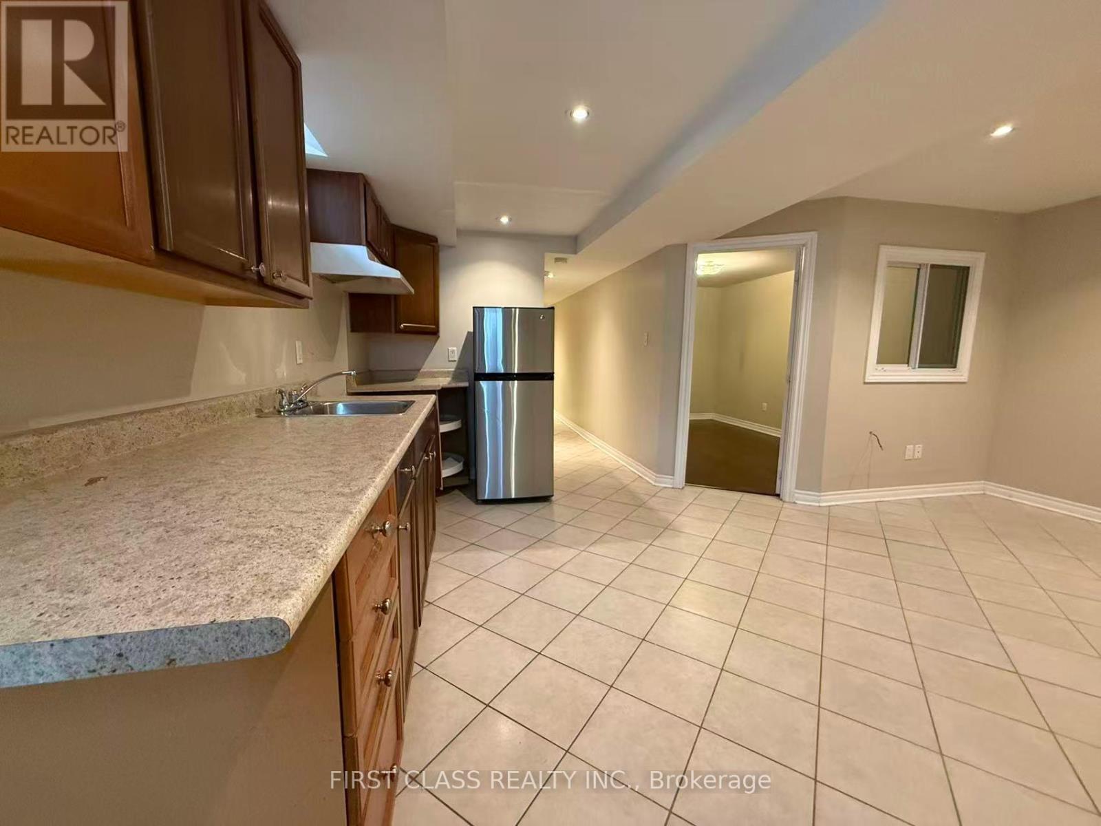 Bsmt - 3023 Mission Hill Drive, Mississauga, Ontario  L5M 0B8 - Photo 4 - W12785502