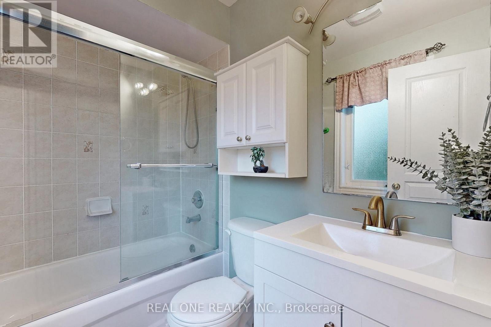 19 Longwood Avenue S, Richmond Hill, Ontario  L4E 4B1 - Photo 24 - N12791592