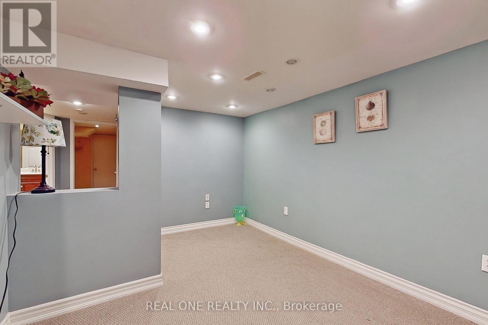 19 Longwood Avenue S, Richmond Hill, Ontario  L4E 4B1 - Photo 29 - N12791592