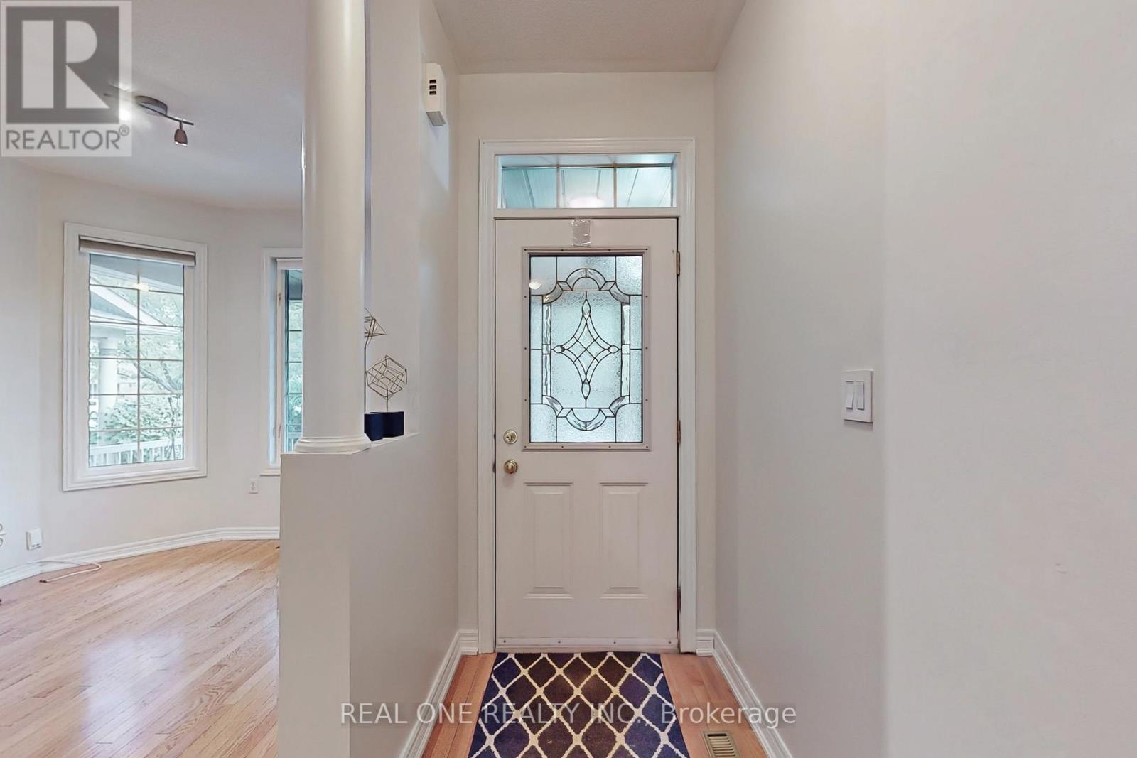 19 Longwood Avenue S, Richmond Hill, Ontario  L4E 4B1 - Photo 5 - N12791592