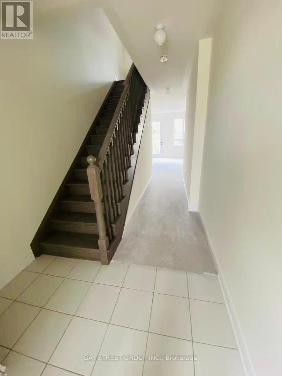 255 Tennant Circle, Vaughan, Ontario  L4H 5L3 - Photo 5 - N12791596