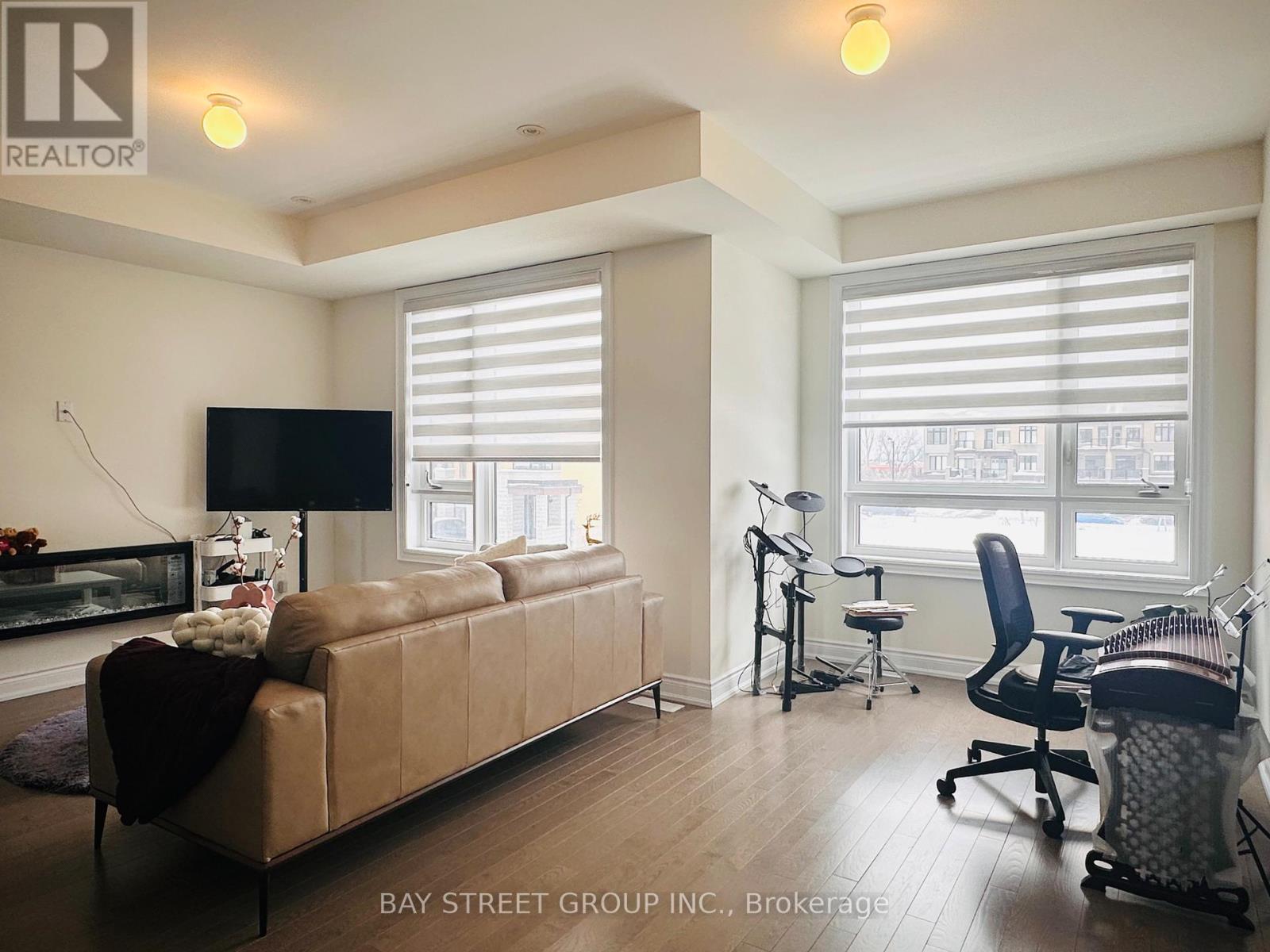 255 Tennant Circle, Vaughan, Ontario  L4H 5L3 - Photo 9 - N12791596