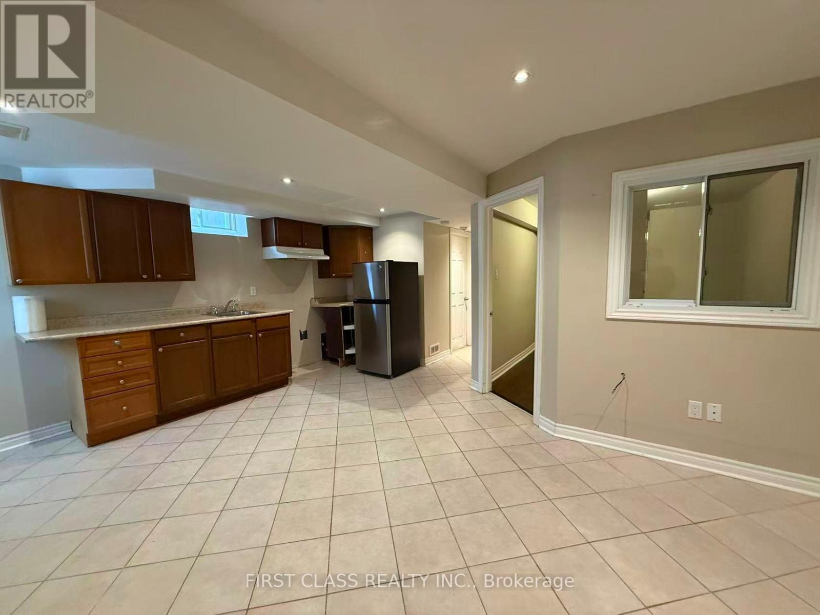 Bsmt - 3023 Mission Hill Drive, Mississauga, Ontario  L5M 0B8 - Photo 6 - W12785502