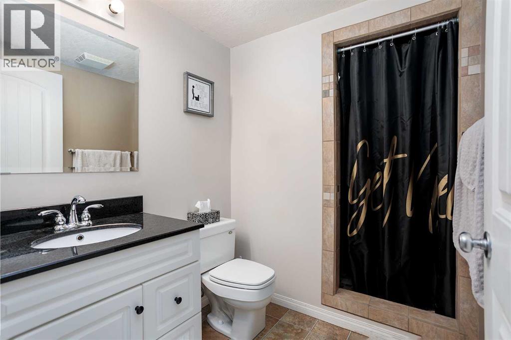 7318 46 Avenue, Camrose, Alberta  T4V 1X9 - Photo 19 - A2286706