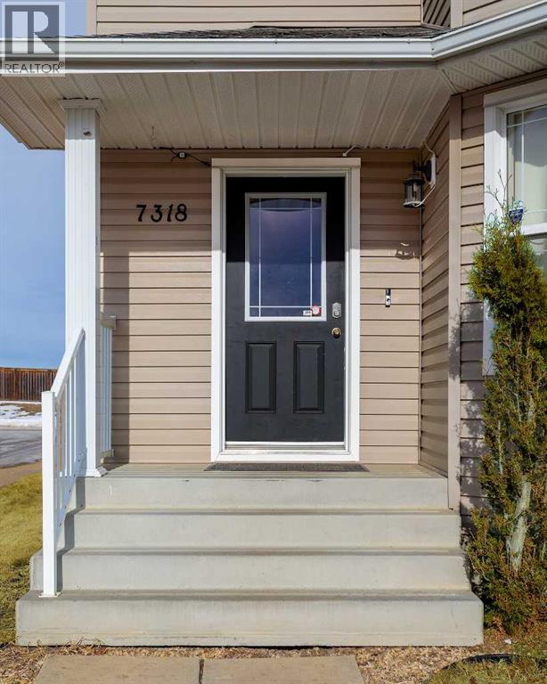 7318 46 Avenue, Camrose, Alberta  T4V 1X9 - Photo 2 - A2286706