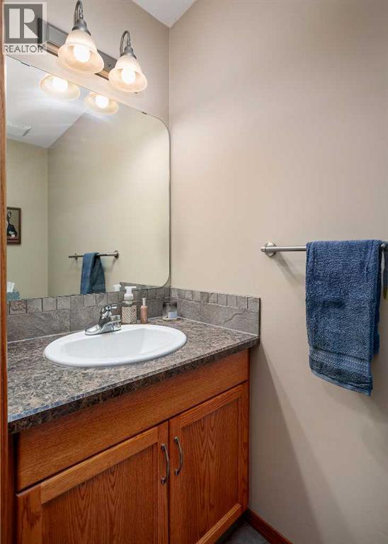 7318 46 Avenue, Camrose, Alberta  T4V 1X9 - Photo 9 - A2286706