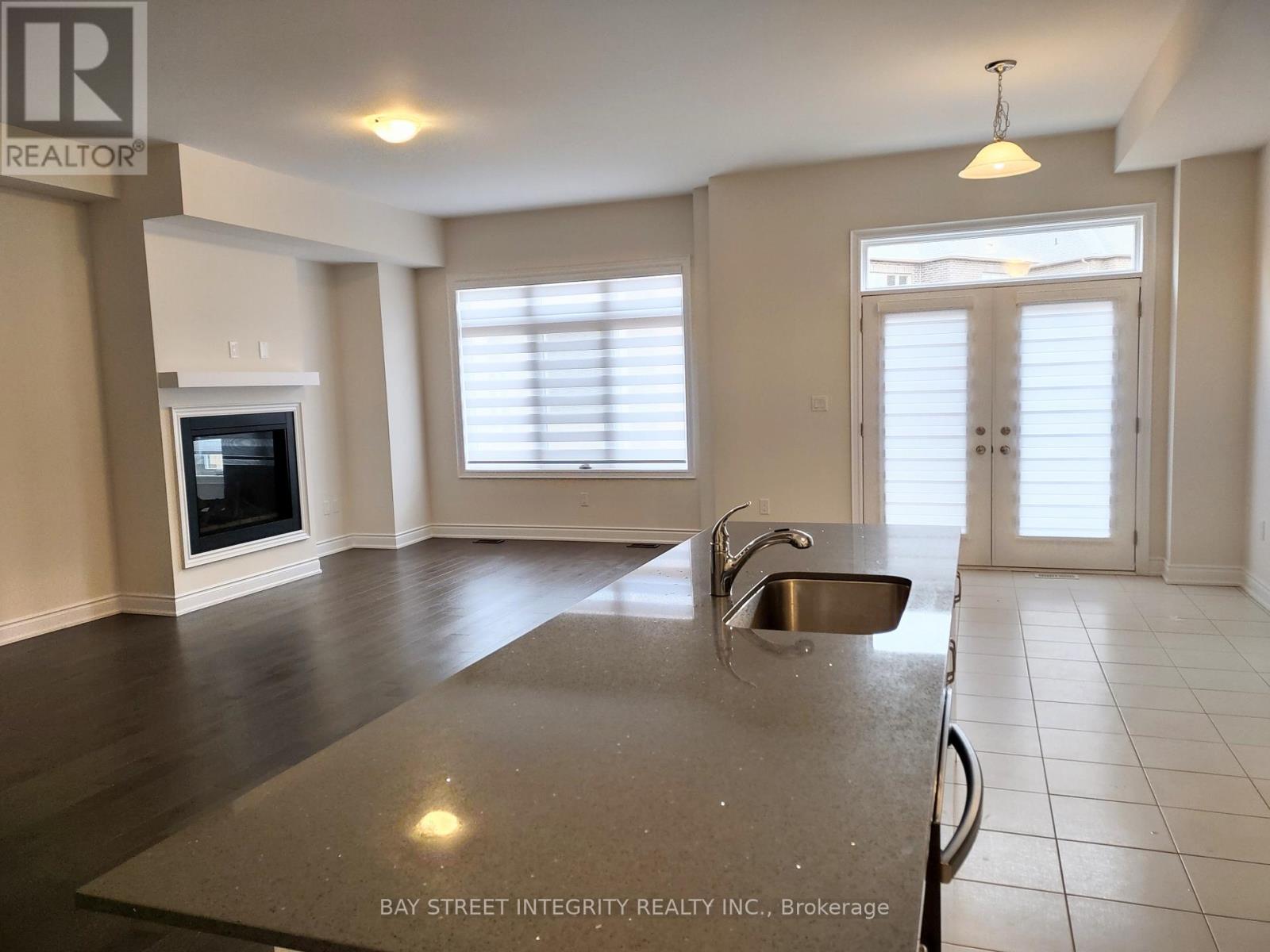 44 Settlers Road E, Oakville, Ontario  L6H 0Y8 - Photo 2 - W12791584