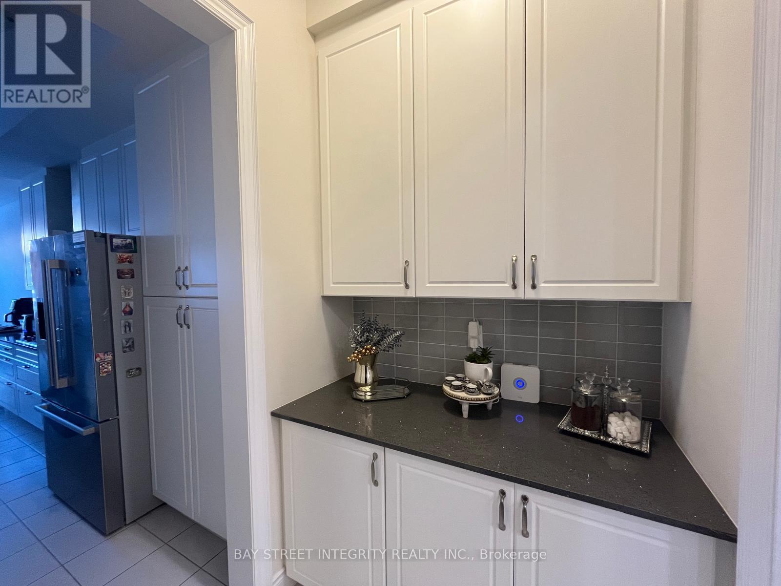 44 Settlers Road E, Oakville, Ontario  L6H 0Y8 - Photo 32 - W12791584