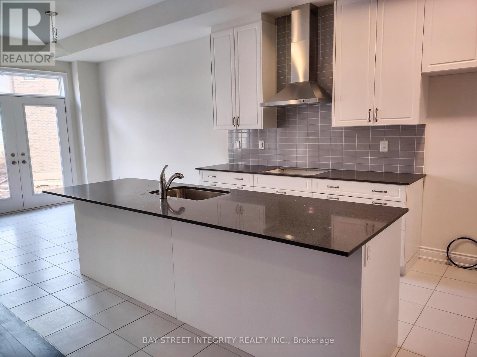 44 Settlers Road E, Oakville, Ontario  L6H 0Y8 - Photo 9 - W12791584