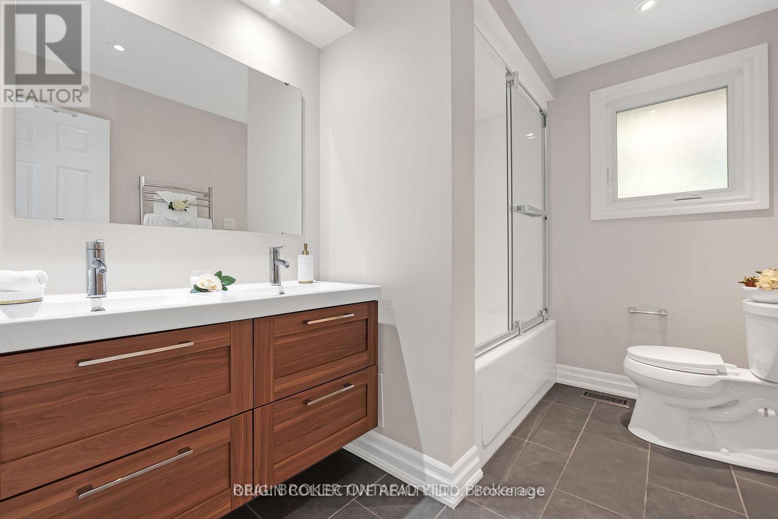 1863 Heather Hills Drive, Burlington, Ontario  L7P 2Z1 - Photo 18 - W12791586