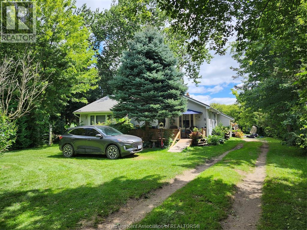 MLS# 24029244: 12802 SMOKE LINE, Thamesville, Canada