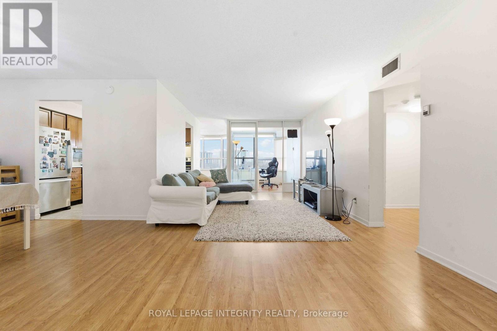 708 - 1500 Riverside Drive, Ottawa, Ontario  K1G 4J4 - Photo 6 - X12791618