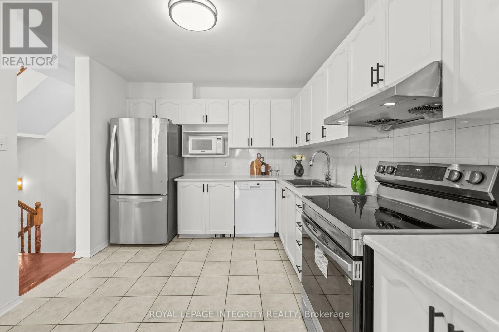 25 Southpointe Avenue, Ottawa, Ontario  K2J 4V4 - Photo 14 - X12791642