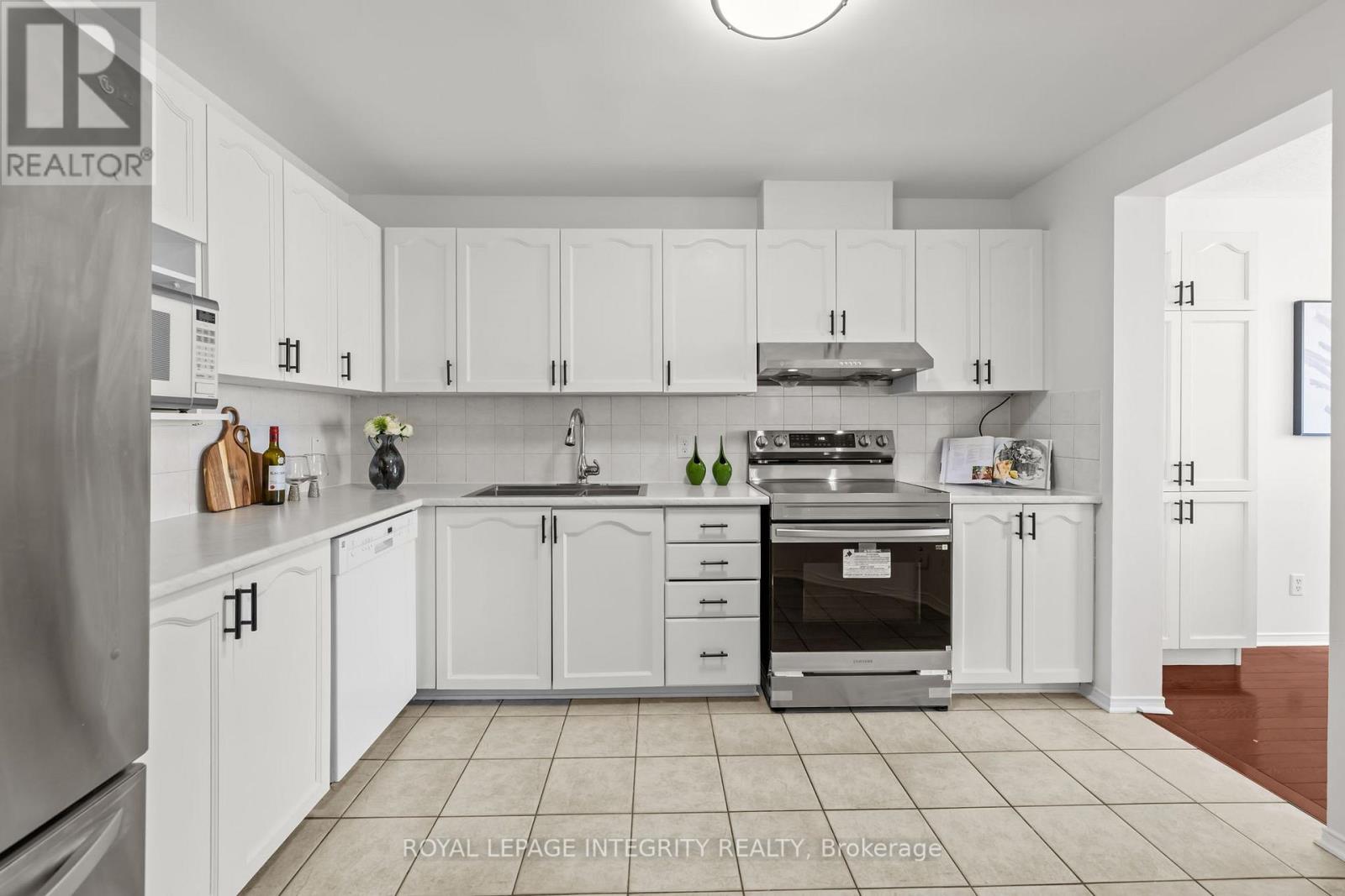 25 Southpointe Avenue, Ottawa, Ontario  K2J 4V4 - Photo 15 - X12791642