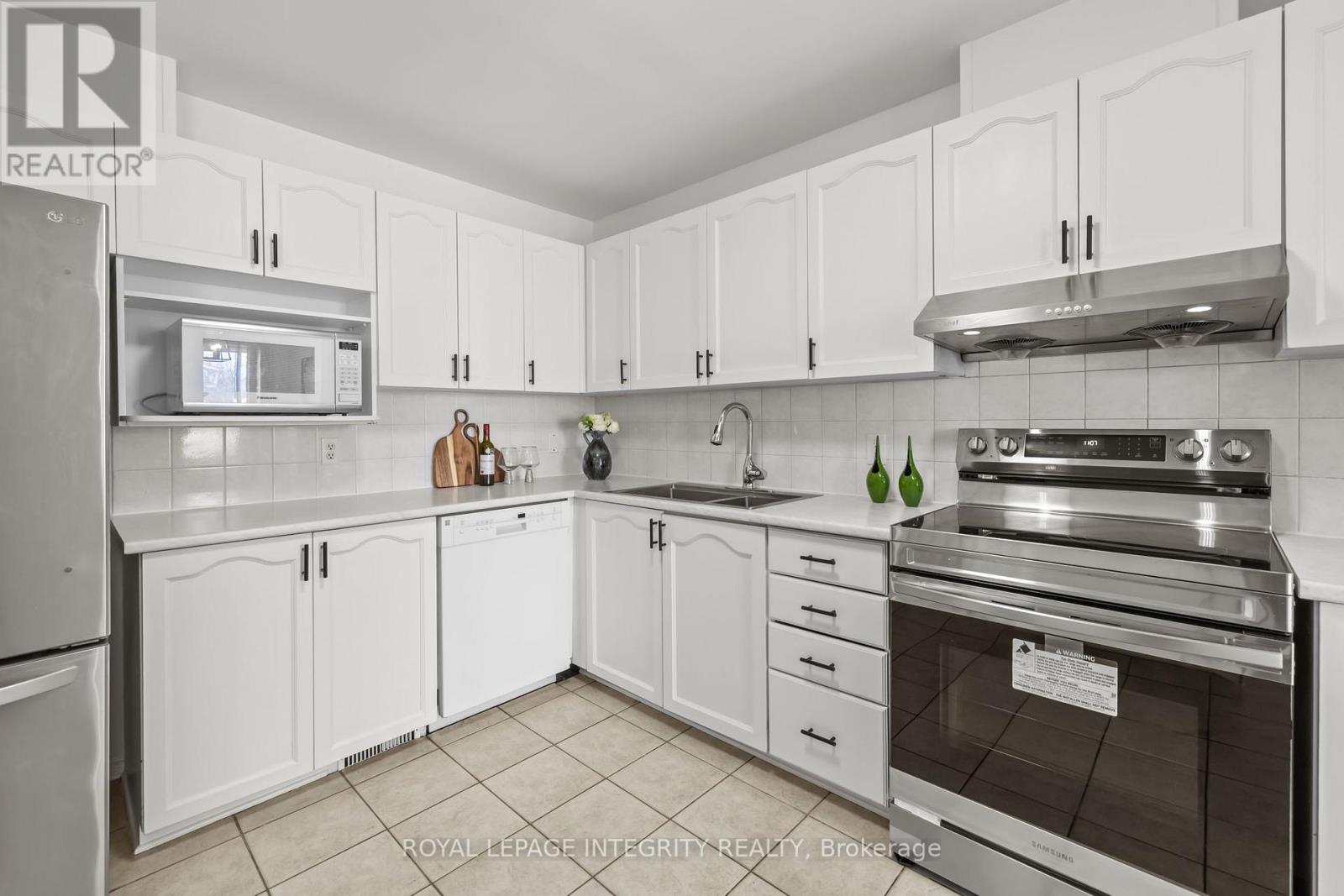 25 Southpointe Avenue, Ottawa, Ontario  K2J 4V4 - Photo 16 - X12791642