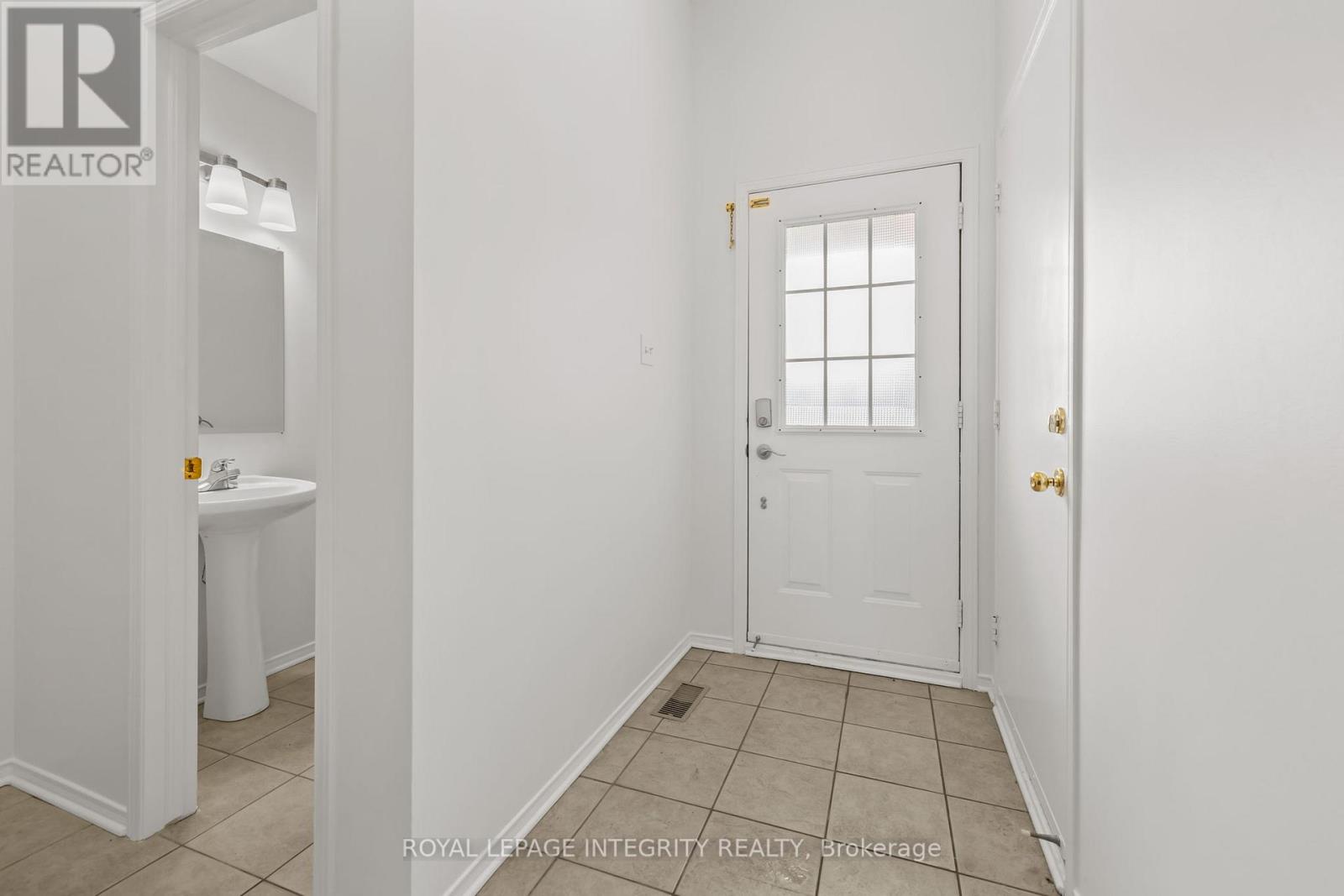 25 Southpointe Avenue, Ottawa, Ontario  K2J 4V4 - Photo 3 - X12791642