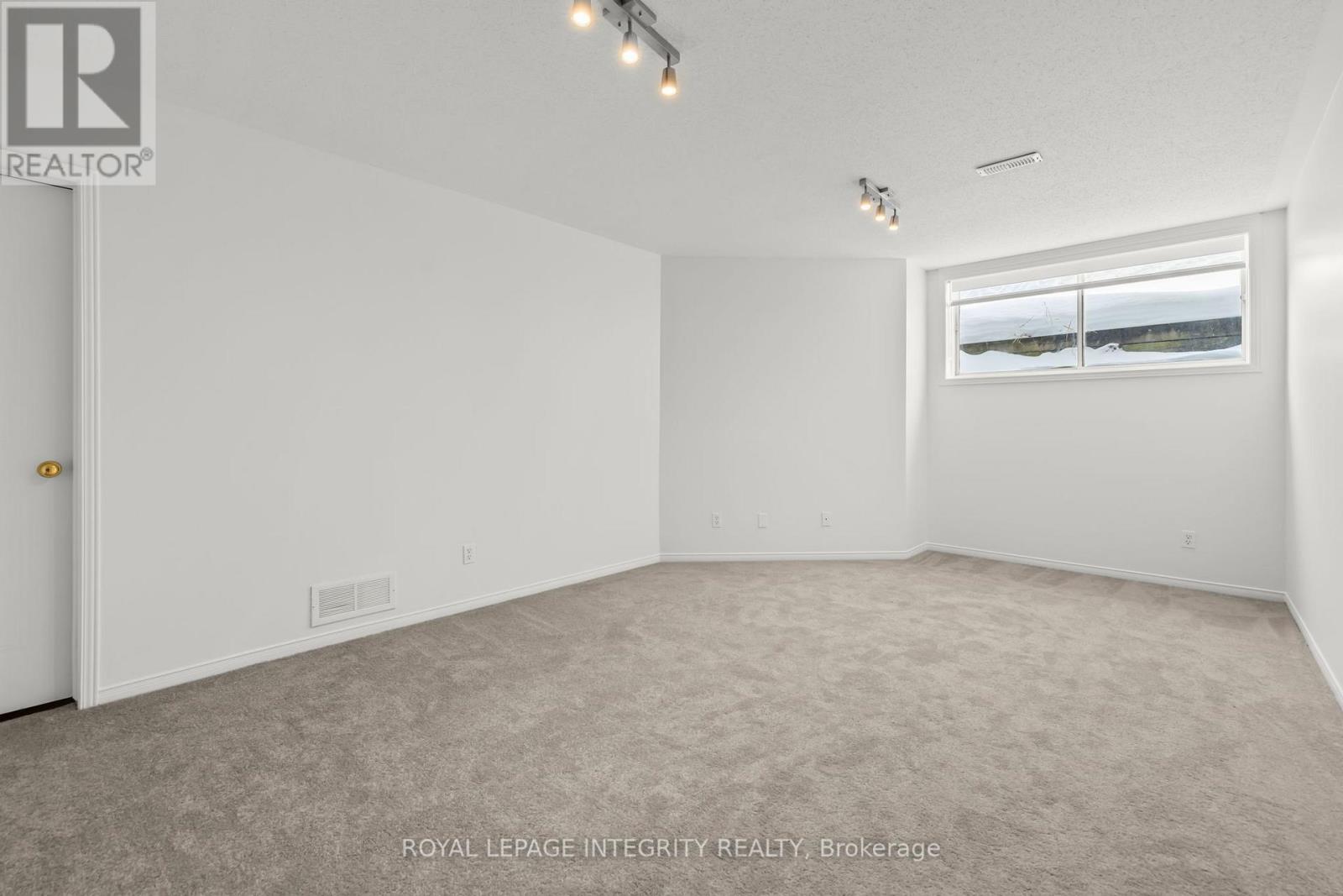 25 Southpointe Avenue, Ottawa, Ontario  K2J 4V4 - Photo 32 - X12791642