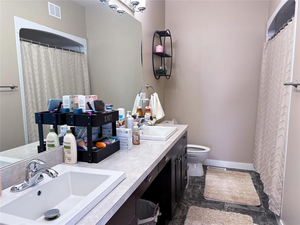 71 Evergreen Avenue, Mitchell, Manitoba  R5G 1H1 - Photo 10 - 202602772