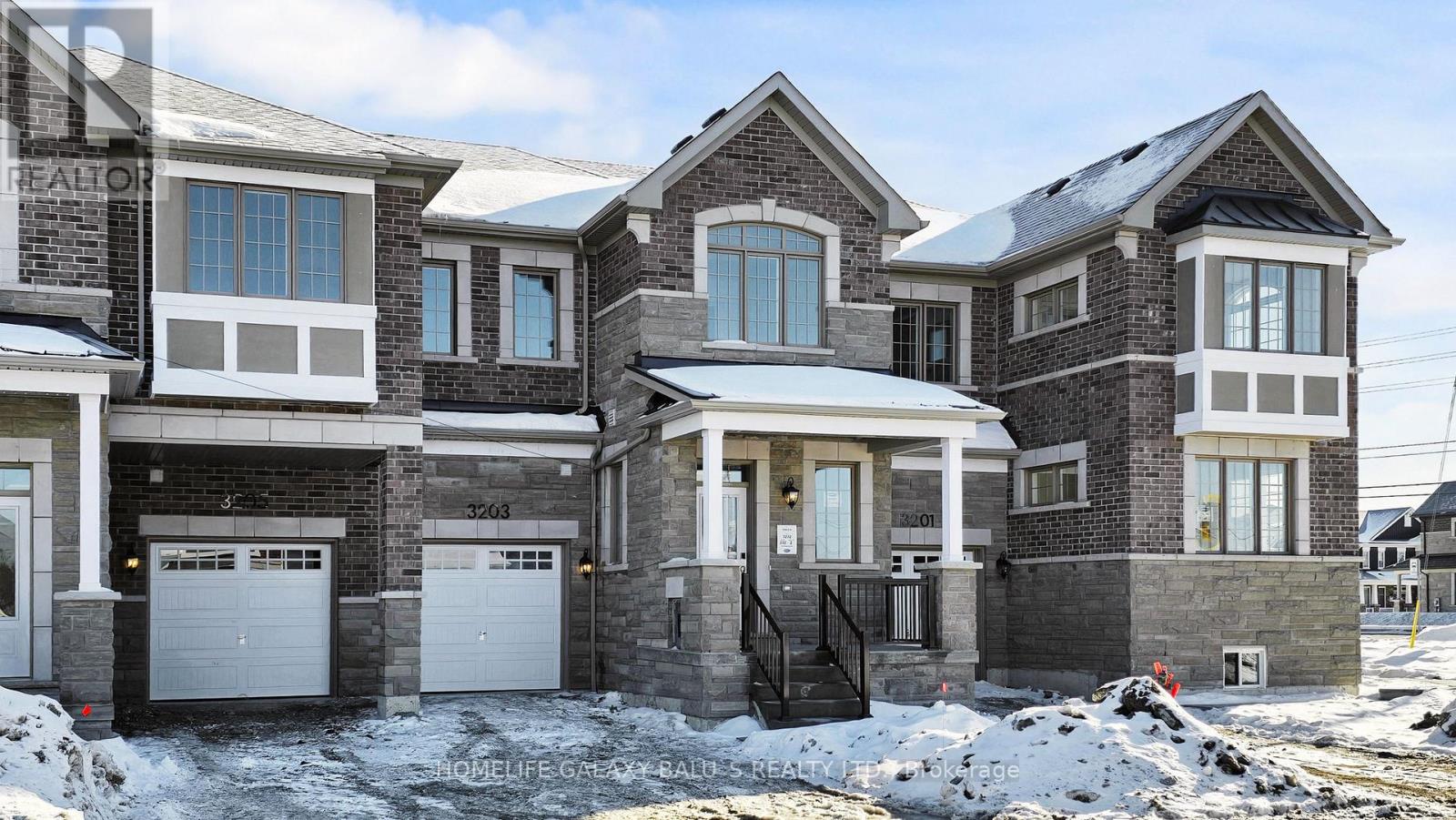 3203 Brigadier Avenue, Pickering, Ontario  L1X 0N4 - Photo 2 - E12791626