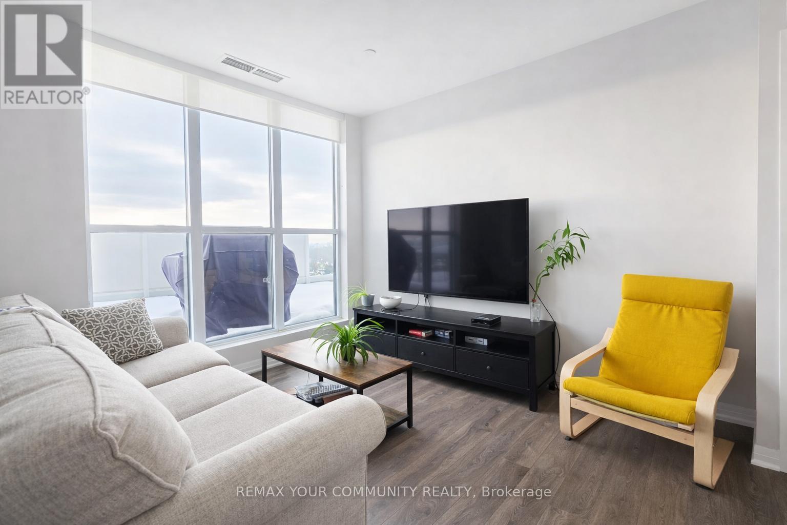 Ph805 - 2301 Danforth Avenue, Toronto, Ontario  M4C 0A7 - Photo 2 - E12791648