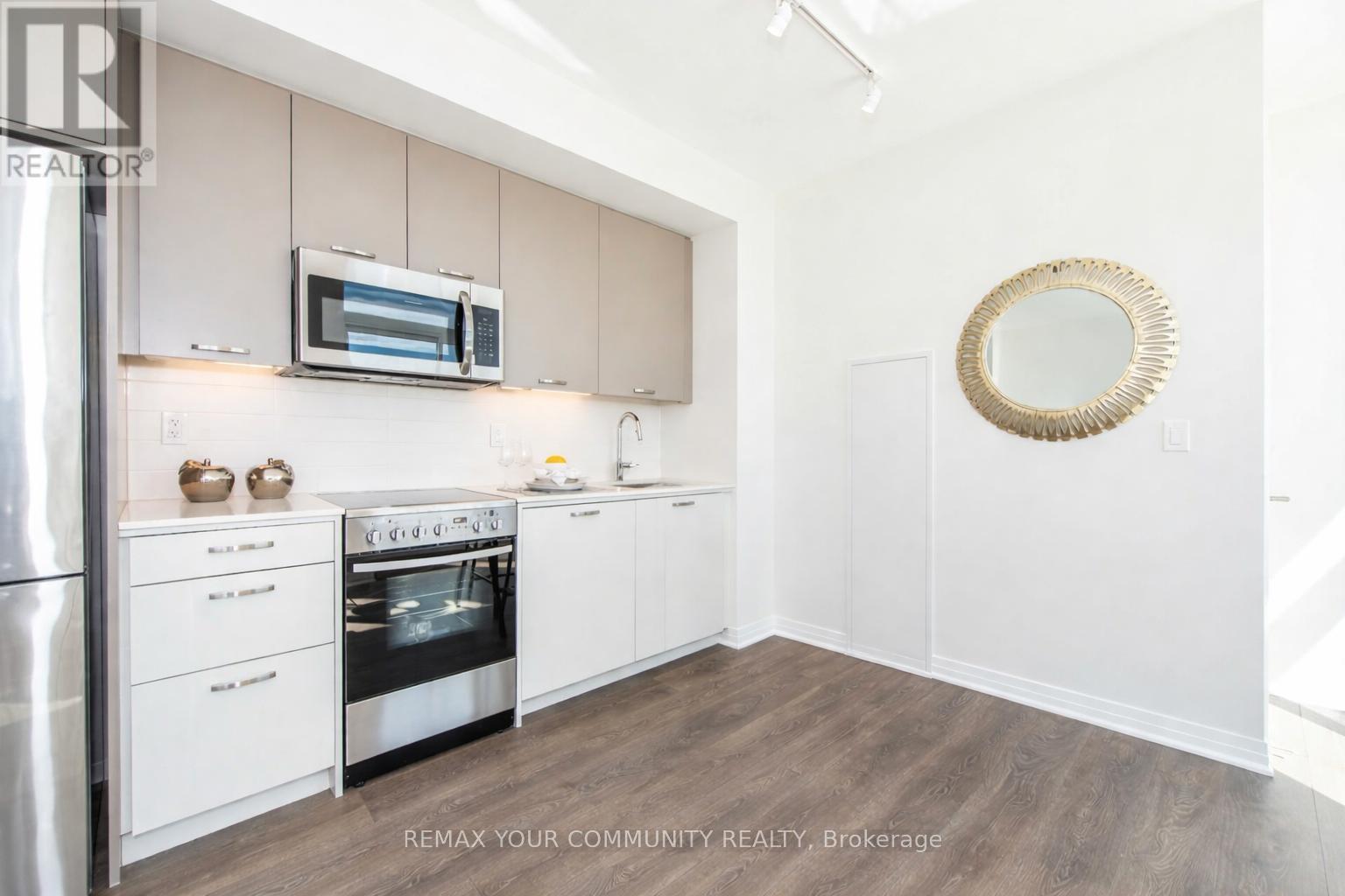 Ph805 - 2301 Danforth Avenue, Toronto, Ontario  M4C 0A7 - Photo 4 - E12791648